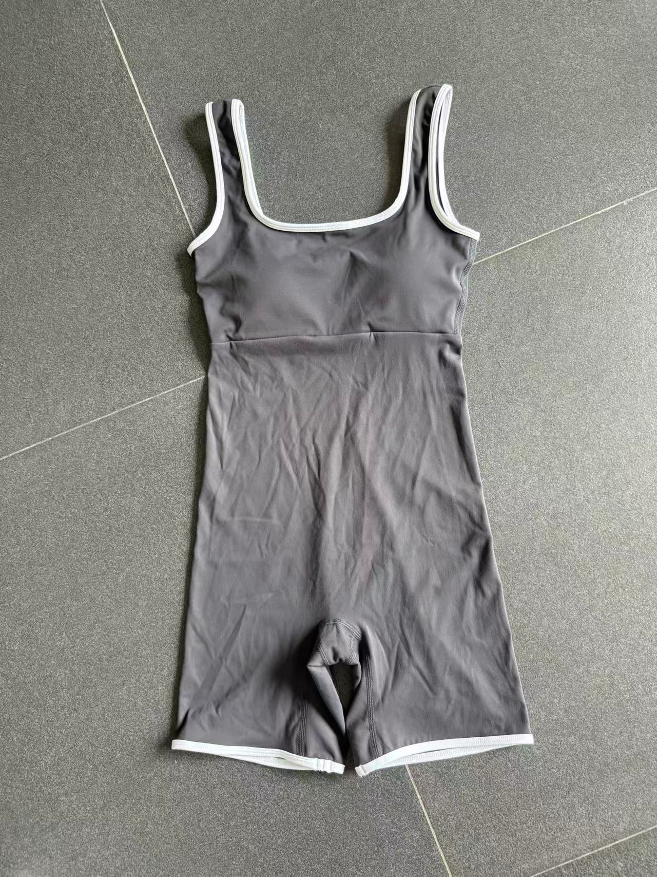 Monos de mujer con pantalones cortos y espalda descubierta, monos de una pieza FGB5506