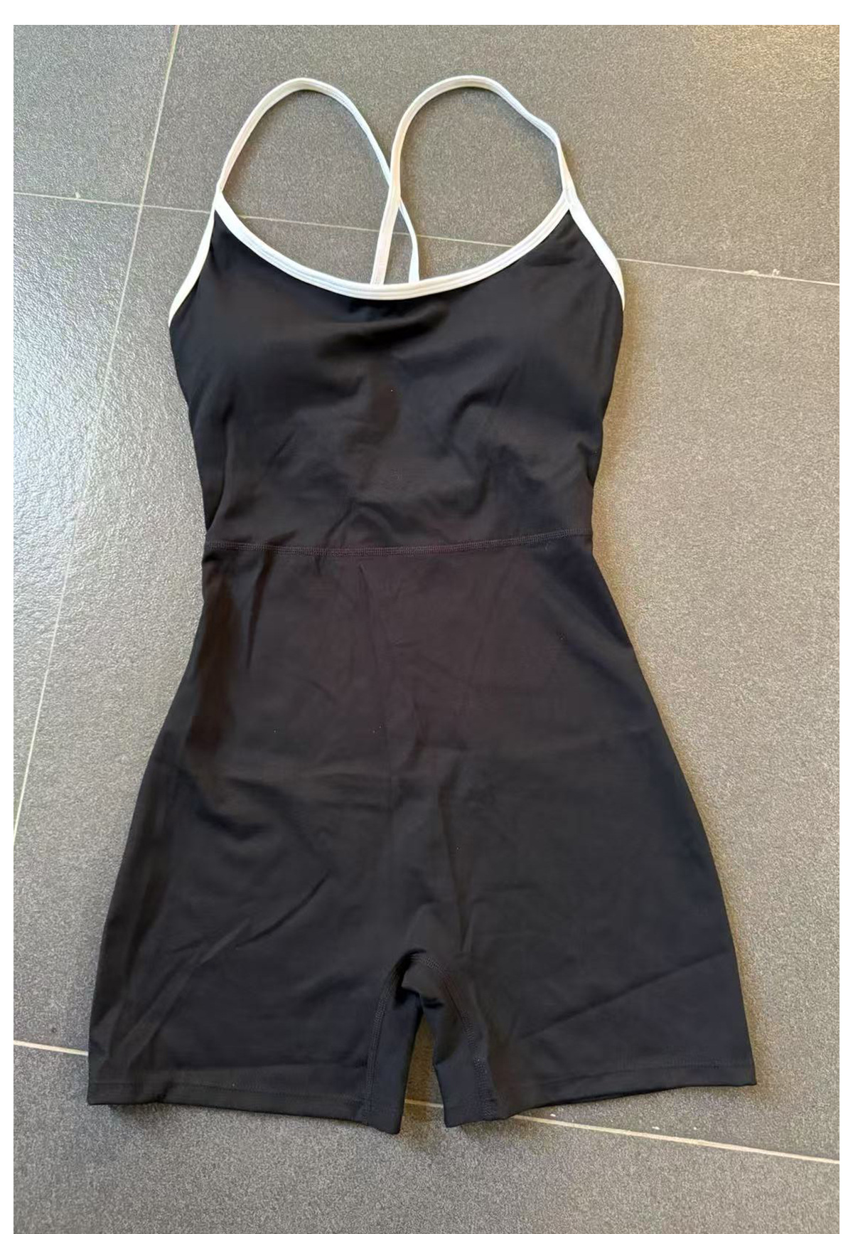 Mono deportivo con espalda cruzada para mujer FGB1091