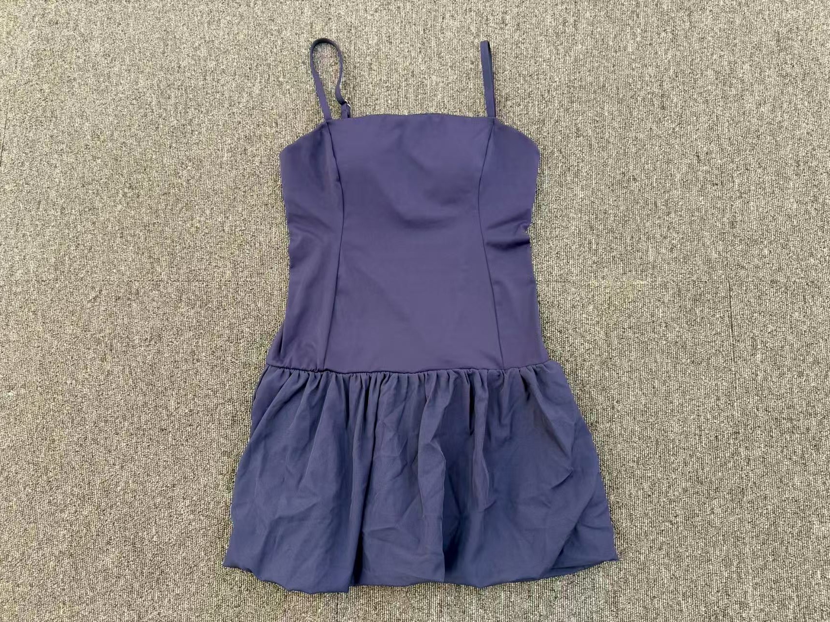 Ropa de yoga, vestidos de mujer con capullos de flores, ropa deportiva, vestido de tenis con pantalones cortos anti-escalonamiento FGB7155