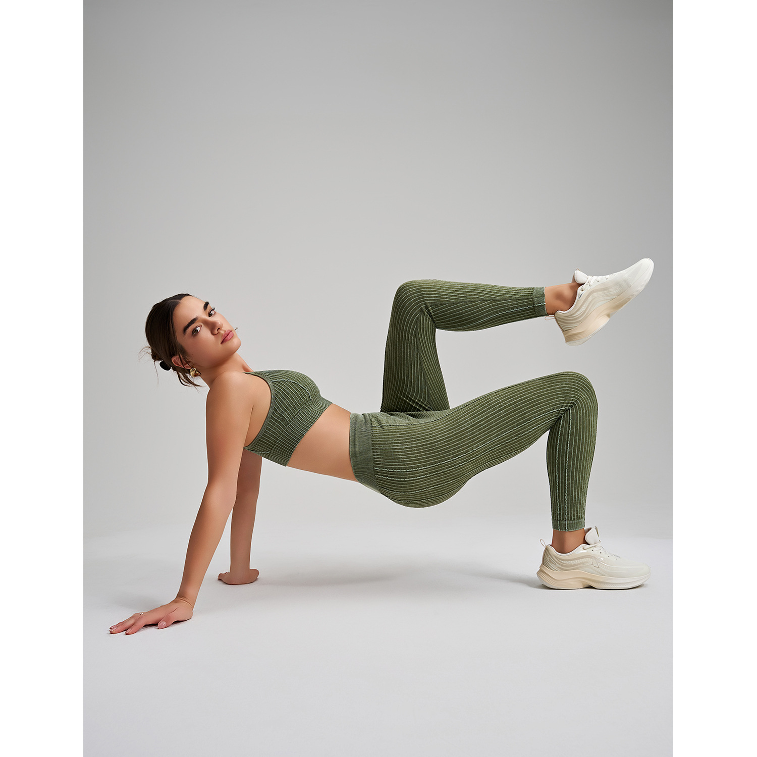 Conjunto de yoga de 2 piezas para mujer, sin costuras, cintura alta, efecto push-up en los glúteos, leggings deportivos, sujetador deportivo FGBWX2492 CK5492