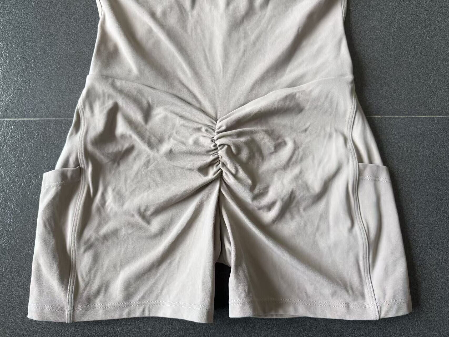 Mono corto de yoga sin mangas para mujer, versátil, con múltiples opciones de uso, para entrenamiento, con bolsillos, FGB15177