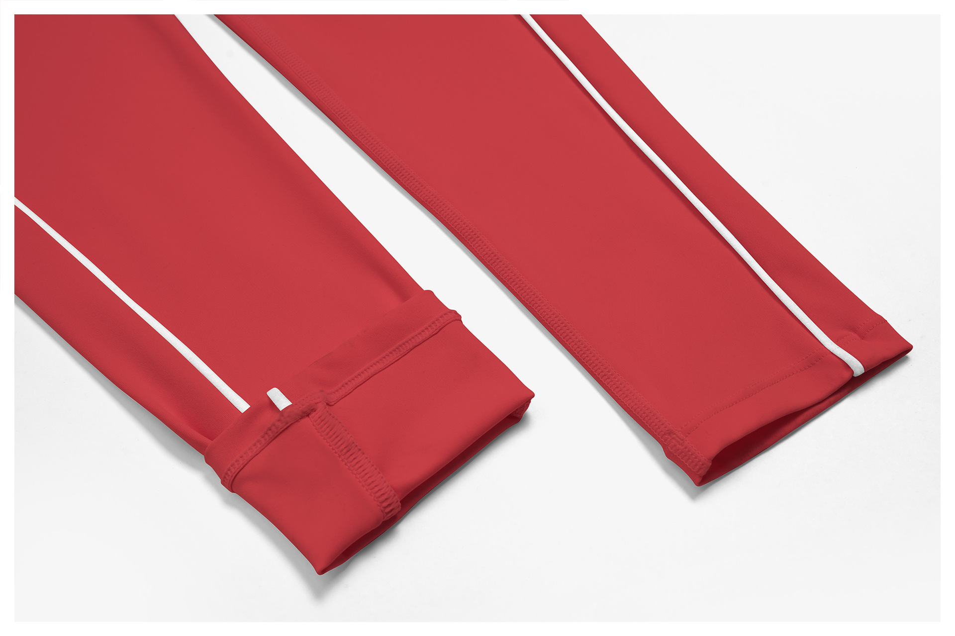 Mono corto sin mangas con espalda descubierta, ideal para hacer ejercicio, ir al gimnasio, practicar yoga o cualquier actividad deportiva. Mono deportivo acampanado para mujer. FGBELT9528