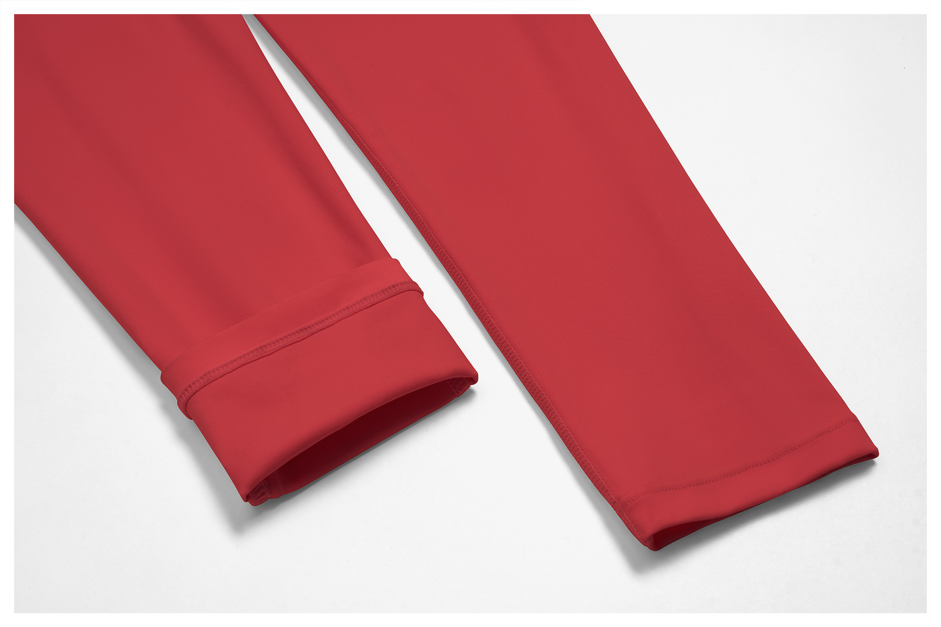 Mono corto sin mangas con espalda descubierta, ideal para hacer ejercicio, ir al gimnasio, practicar yoga o cualquier actividad deportiva. Mono deportivo acampanado para mujer. FGBELT9528