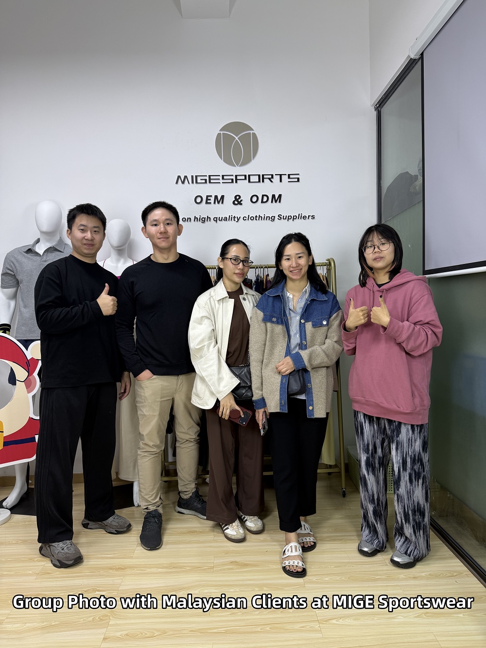 Damos una cálida bienvenida a los clientes de Malasia para que visiten MIG Sportswear