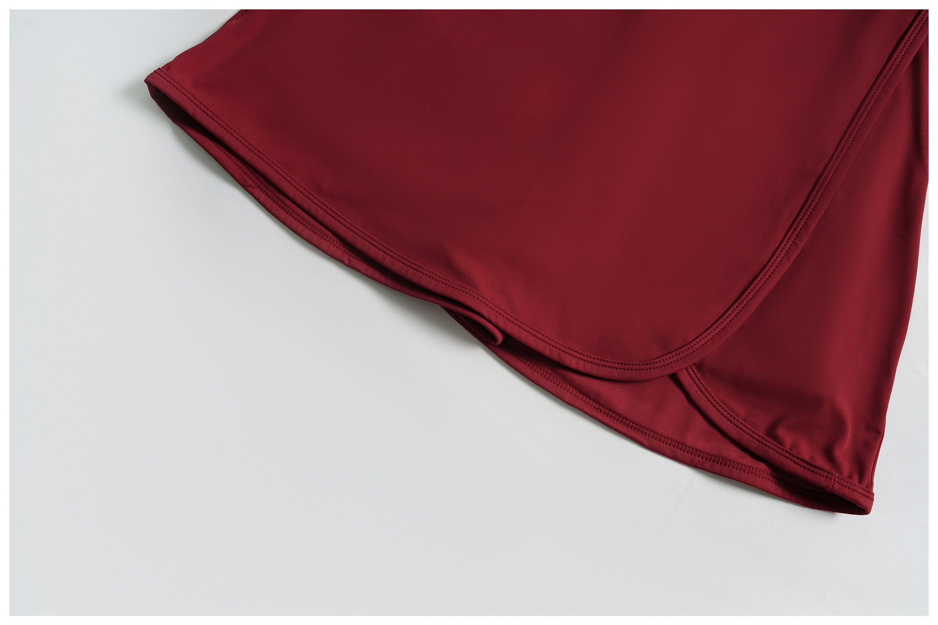 Falda corta de tenis suave para mujer, chándal de tenis transpirable con sujetador incorporado, pantalones cortos con bolsillos, atléticos FGBELT9307