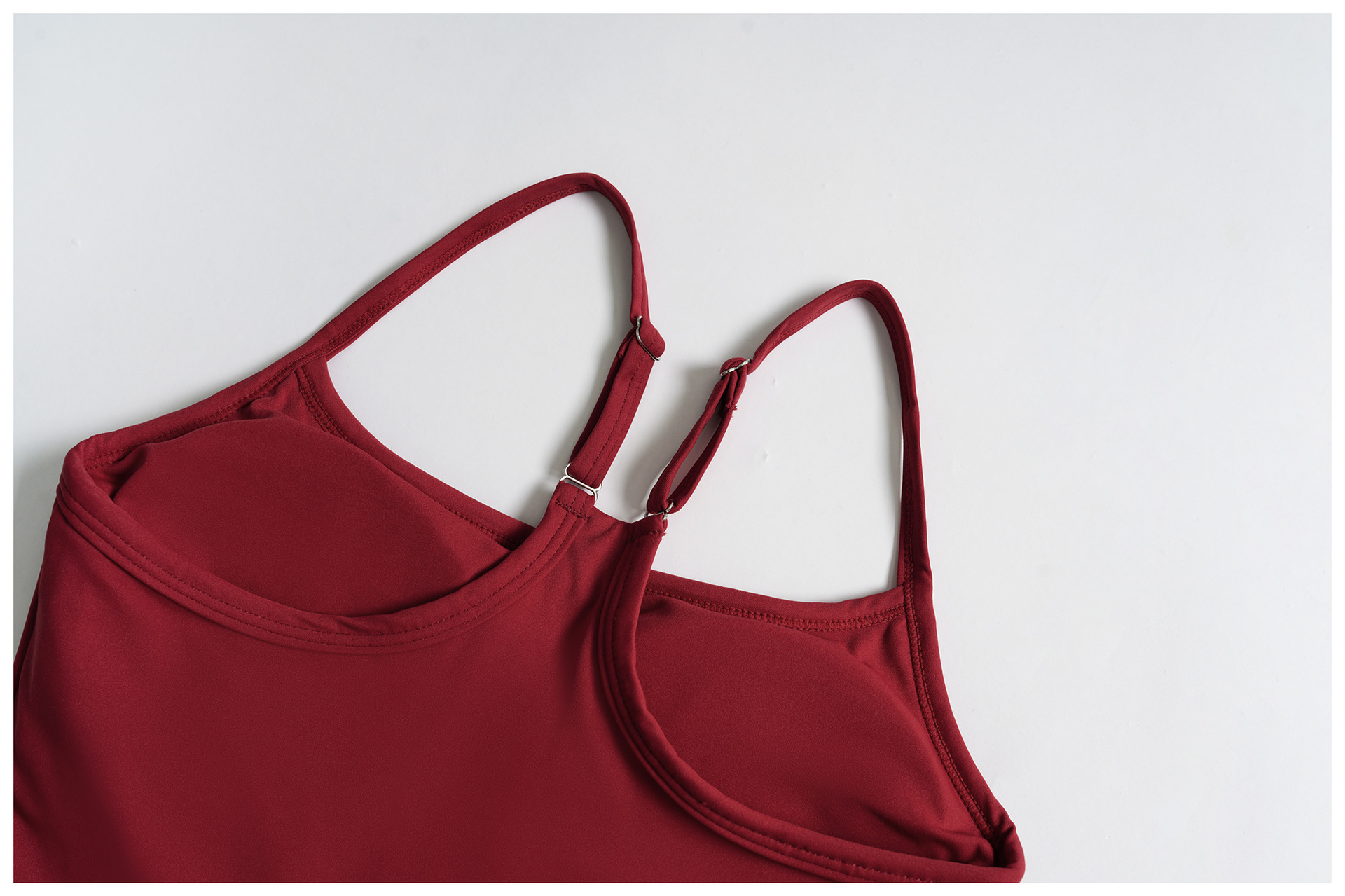 Falda corta de tenis suave para mujer, chándal de tenis transpirable con sujetador incorporado, pantalones cortos con bolsillos, atléticos FGBELT9307