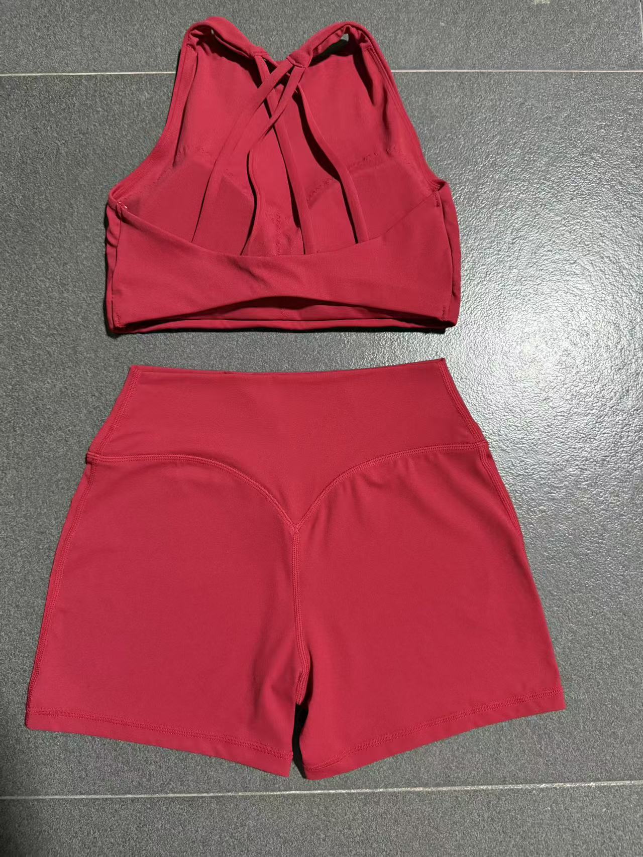 Conjunto deportivo de dos piezas para mujer con cintura elástica y pantalones cortos de yoga color piel FGB16786 10160
