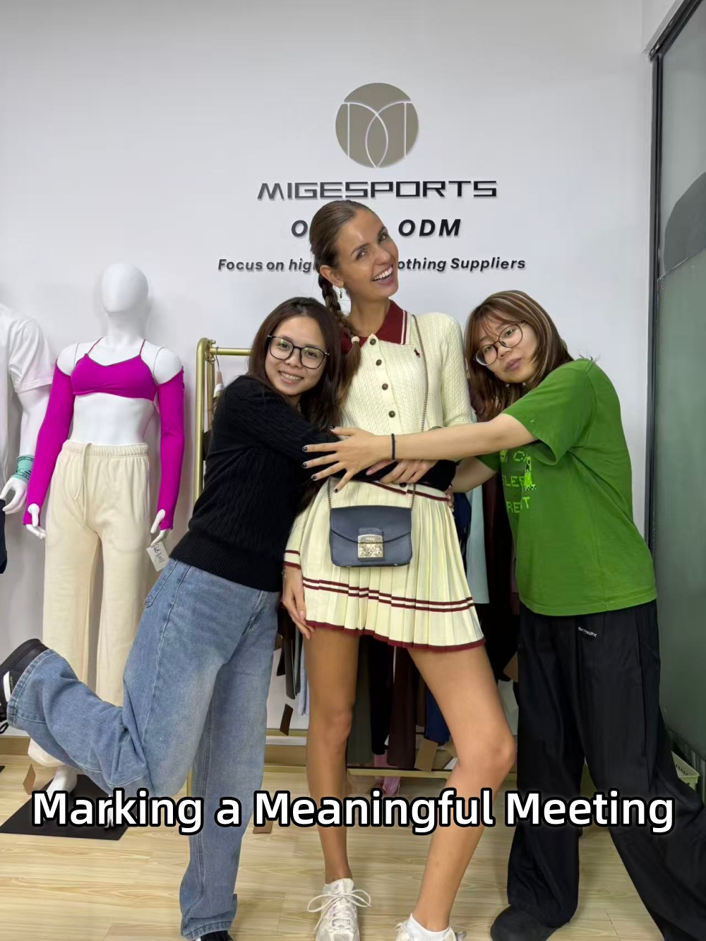 Damos la bienvenida a los clientes de Dubái a visitar MIG Company