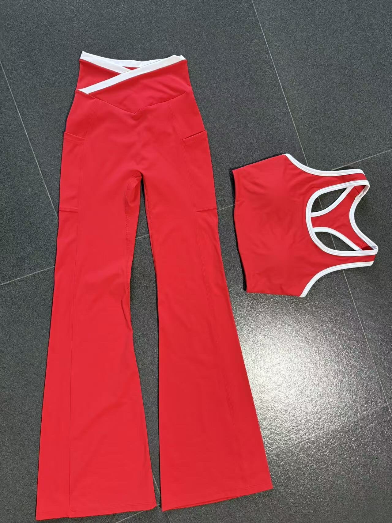 Conjunto de yoga de nuevo diseño, tejido suave de nailon y elastano, ropa deportiva: camiseta sin mangas y pantalones acampanados FGB4012 25129