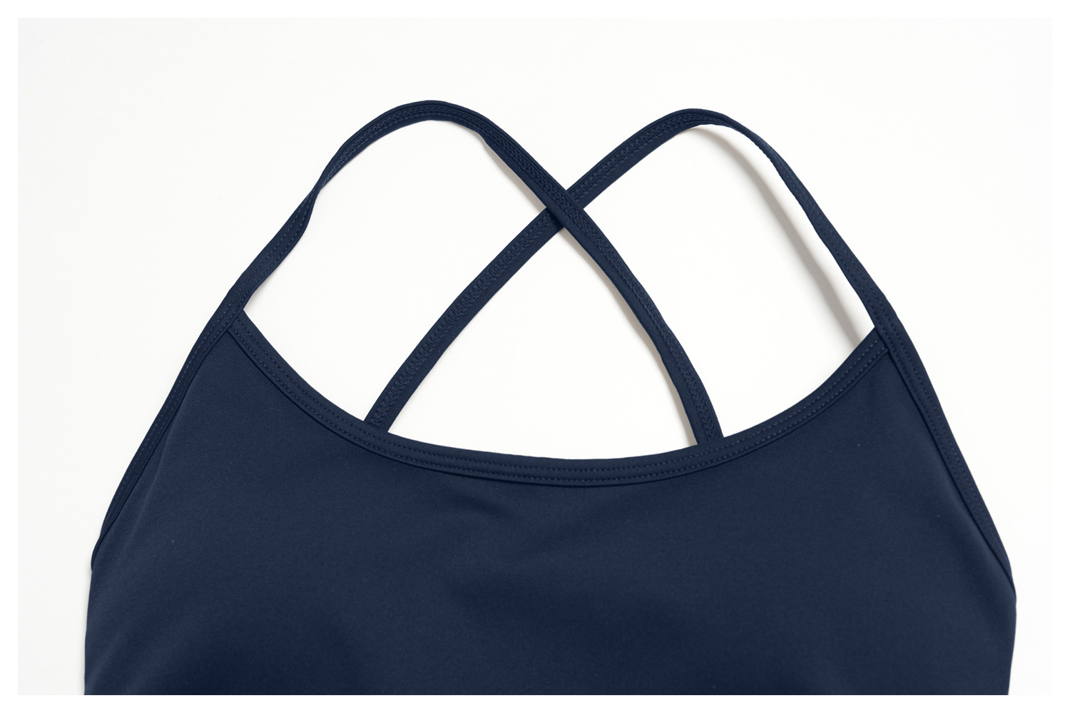 Mono de mujer con espalda descubierta y hueca, ideal para yoga, deportes, running y fitness. Modelo FGBELT3562.