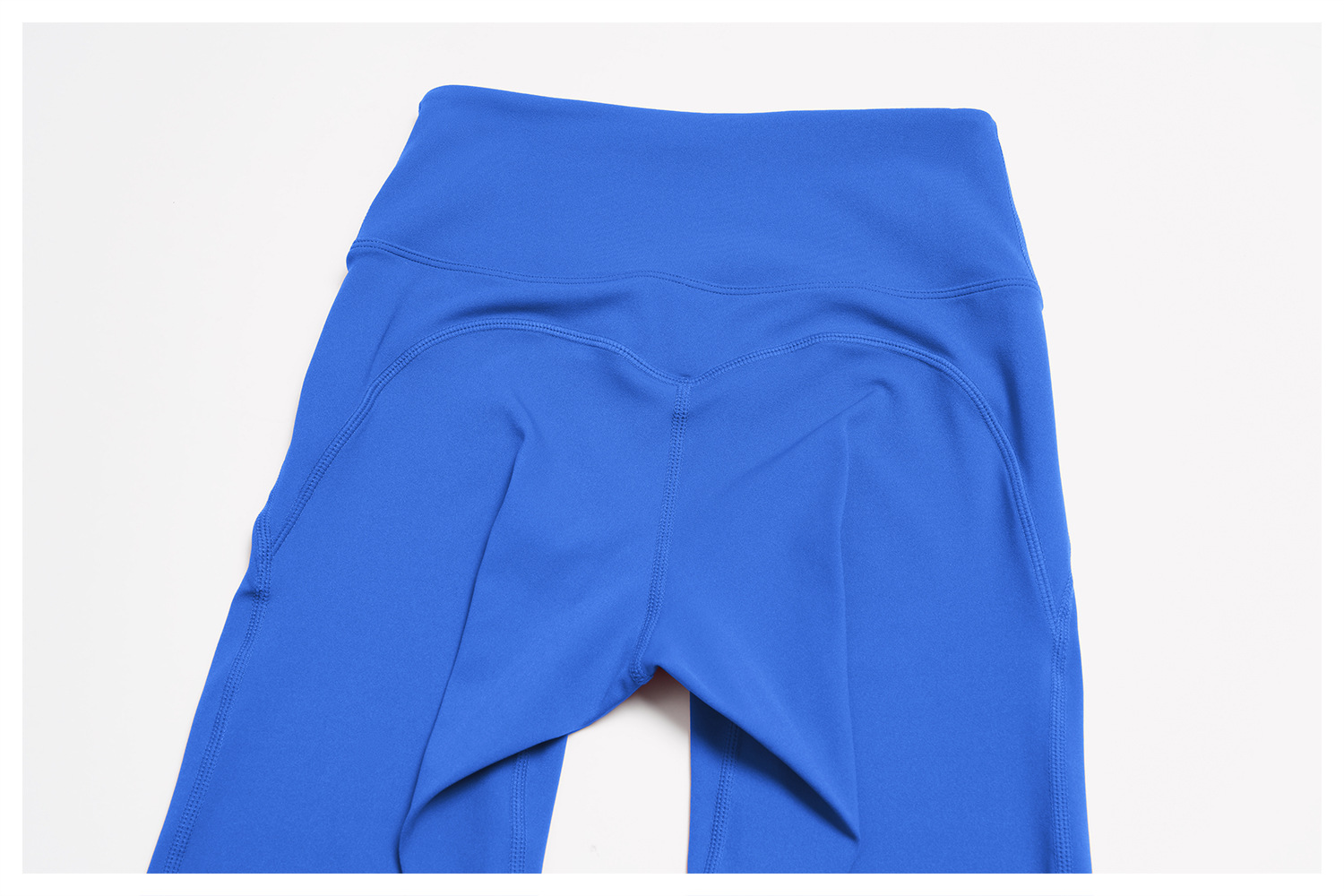 Nuevo conjunto de ropa de gimnasio para mujer de 3 piezas: pantalones acampanados y top tipo sujetador. Conjunto de entrenamiento para gimnasio y fitness FGBTZ3091