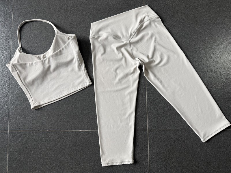 Conjuntos de entrenamiento de 2 piezas para mujer: camisetas deportivas para correr y leggings de cintura alta de 3/4 de largo para yoga (FGB2712 4665)