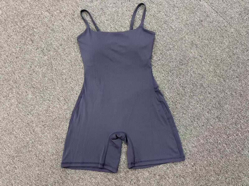 Conjunto deportivo para mujer: body o mono y pantalones cortos (shorts) para fitness, yoga y gimnasio (modelo FGBQS6709)