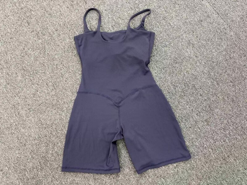 Conjunto deportivo para mujer: body o mono y pantalones cortos (shorts) para fitness, yoga y gimnasio (modelo FGBQS6709)