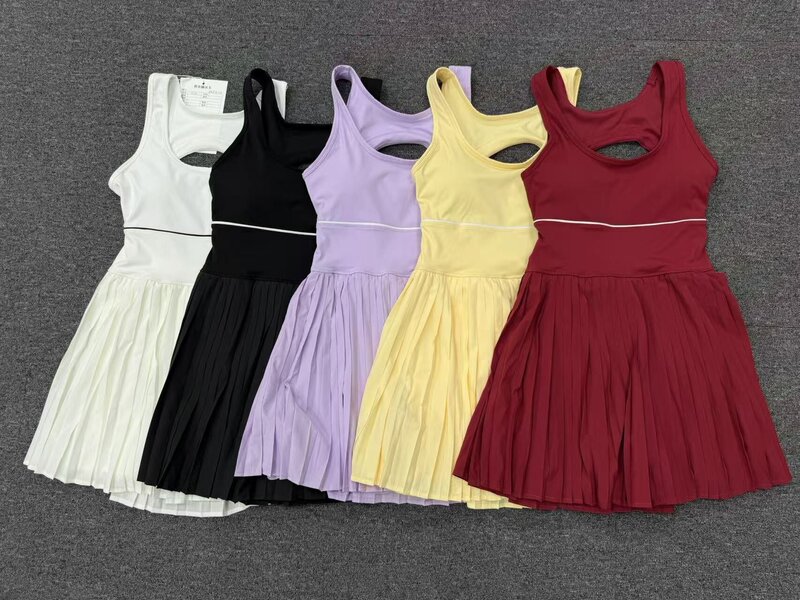 Vestido de tenis de una pieza para mujer: espalda descubierta, cuello cuadrado, falda plisada, shorts integrados, copas acolchadas y tejido de secado rápido (modelo FGBQS21151)