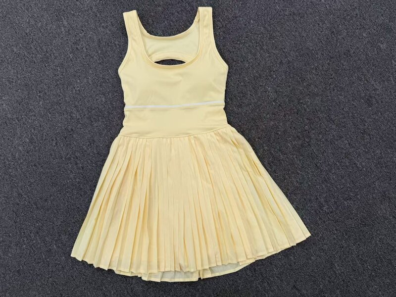 Vestido de tenis de una pieza para mujer: espalda descubierta, cuello cuadrado, falda plisada, shorts integrados, copas acolchadas y tejido de secado rápido (modelo FGBQS21151)