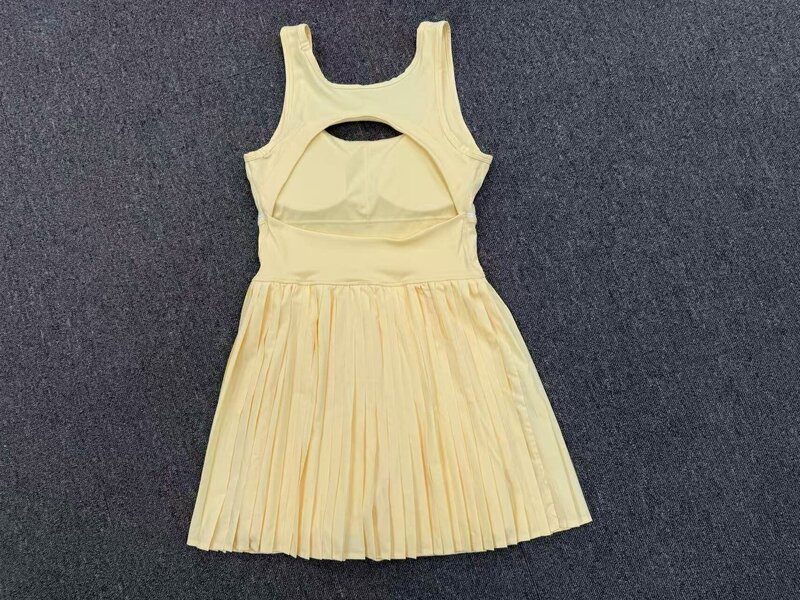Vestido de tenis de una pieza para mujer: espalda descubierta, cuello cuadrado, falda plisada, shorts integrados, copas acolchadas y tejido de secado rápido (modelo FGBQS21151)