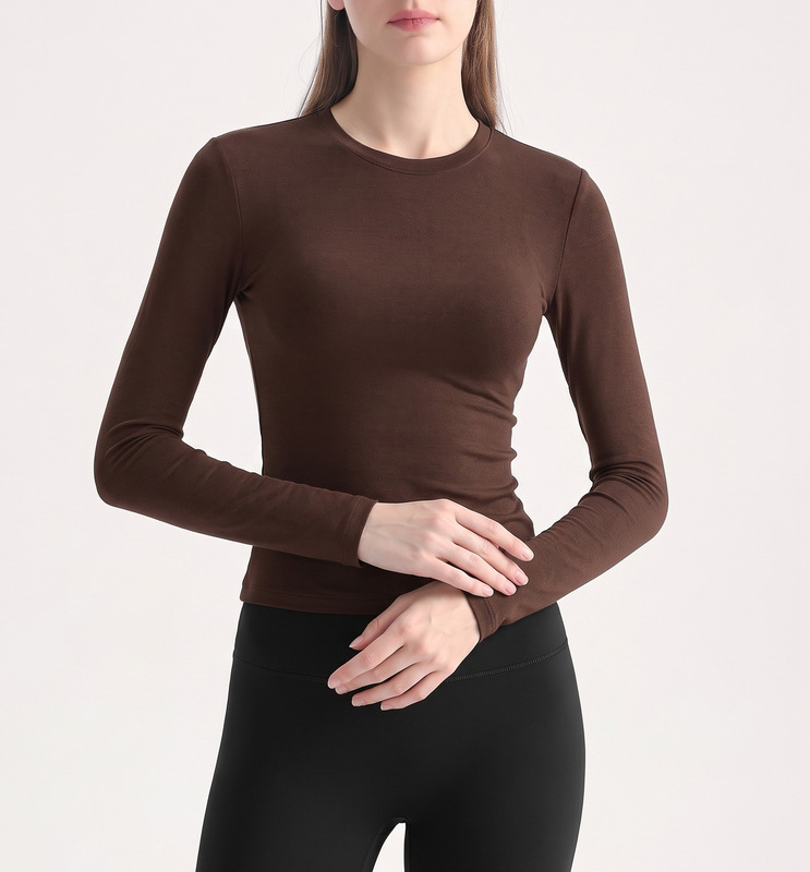 Top de manga larga con acabado cepillado, cuello redondo y corte entallado para gimnasio y running (FGBCX62031)