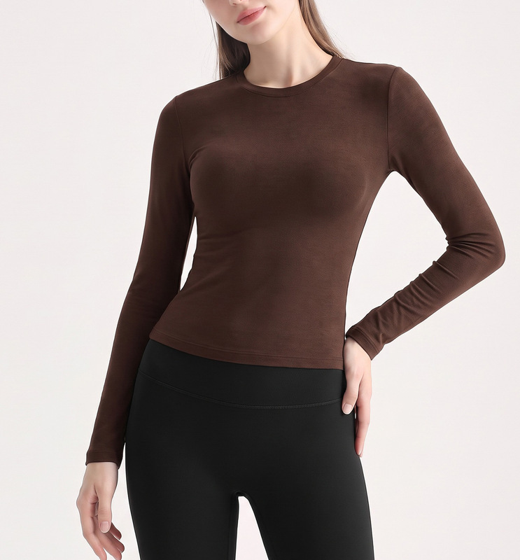 Top de manga larga con acabado cepillado, cuello redondo y corte entallado para gimnasio y running (FGBCX62031)
