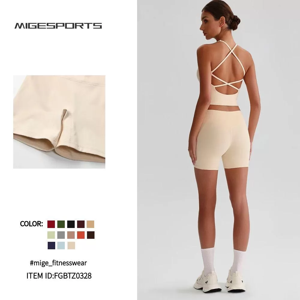 Conjunto de 2 piezas de ropa deportiva para mujer con espalda cruzada y pantalones cortos de yoga FGBTZ0328