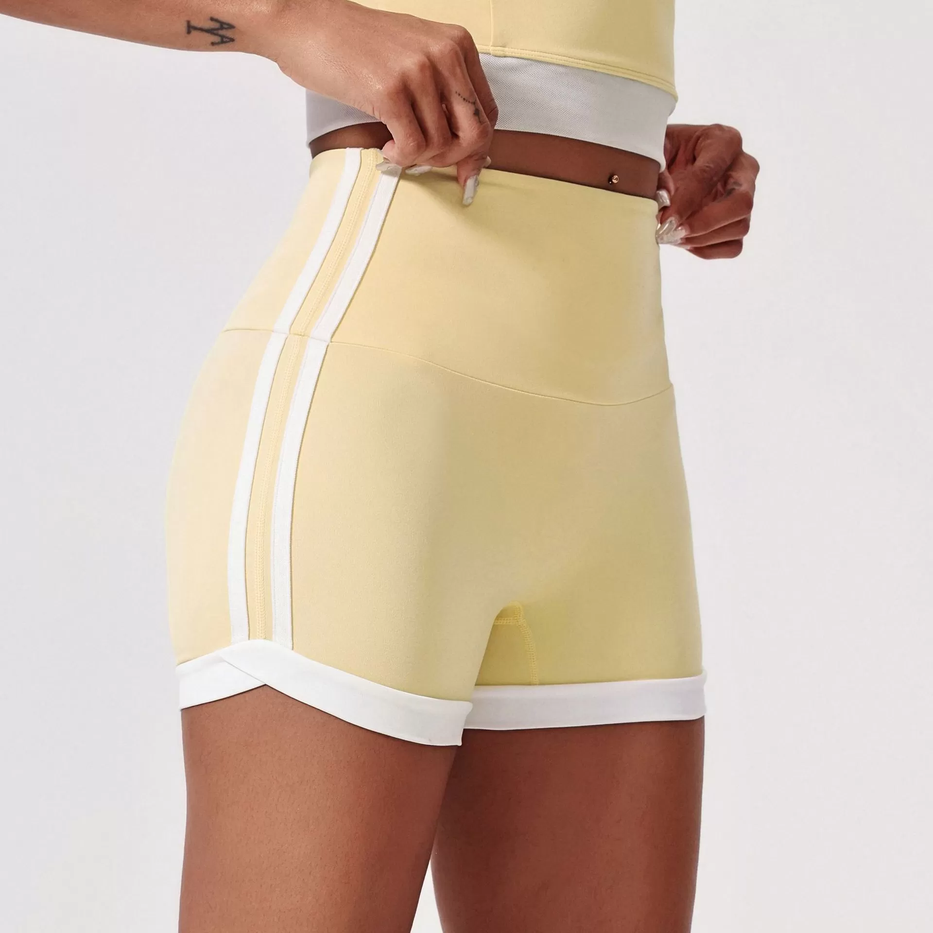 Ropa deportiva para mujer, pantalones cortos de yoga con rayas en contraste de colores, FGBDK3234