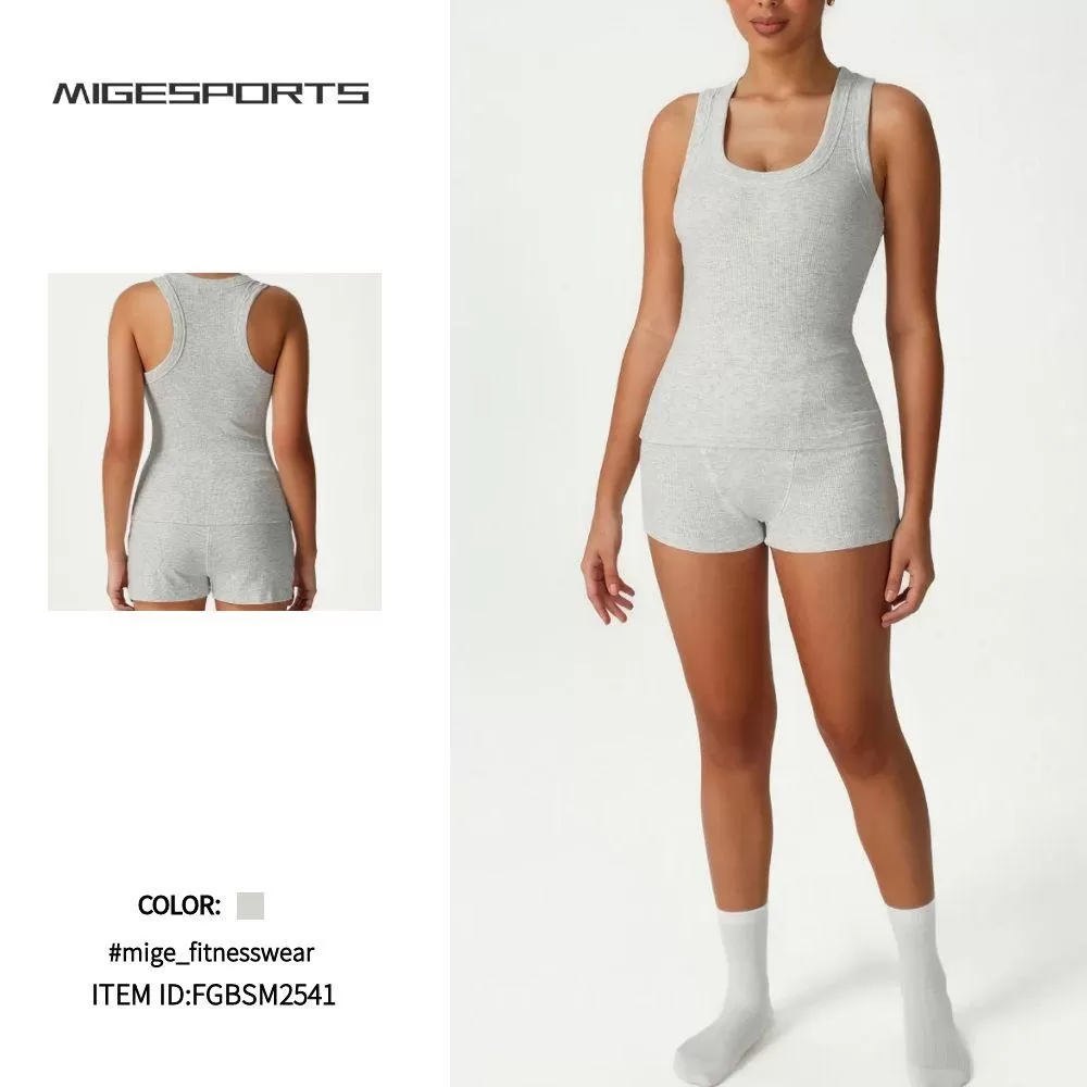 Conjunto de camiseta sin mangas y pantalones cortos con escote en U profundo, conjunto de yoga personalizado para entrenamiento FGBSM2541