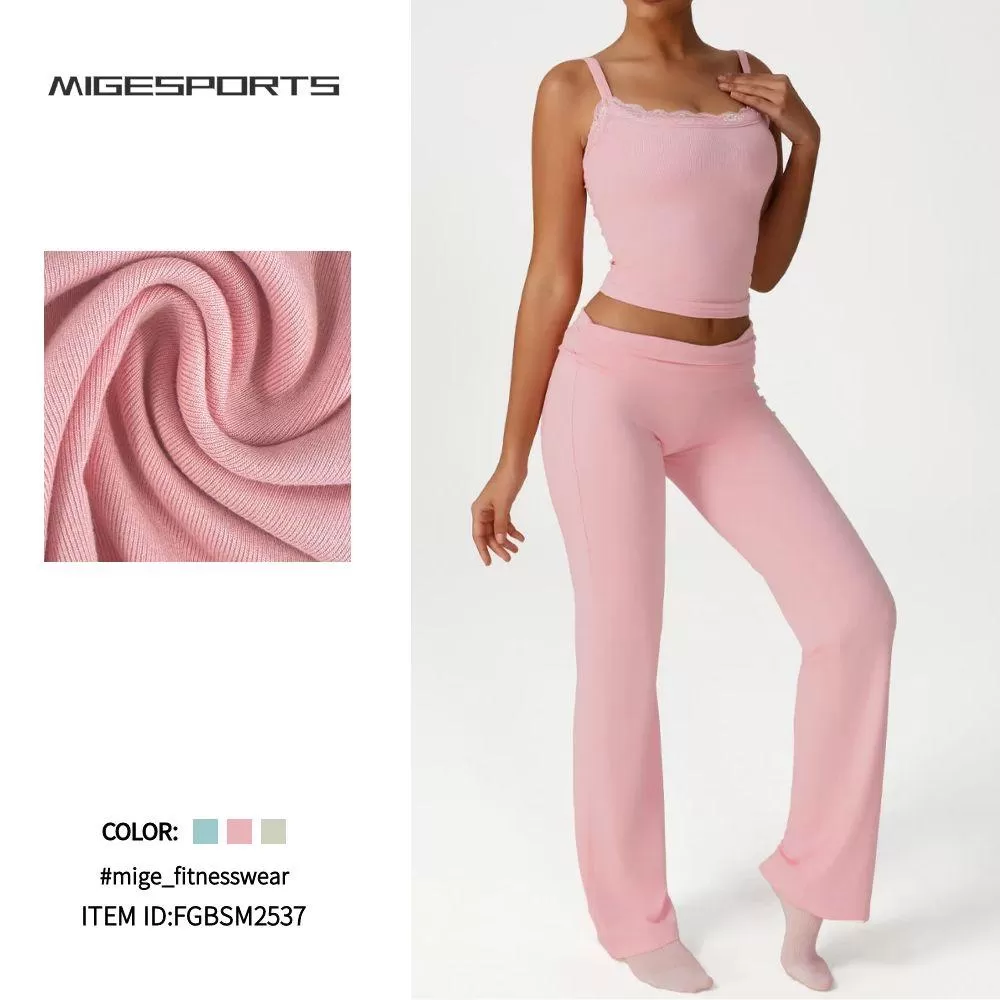 Conjunto deportivo de 3 piezas Naked Feeling para yoga y fitness FGBSM2537
