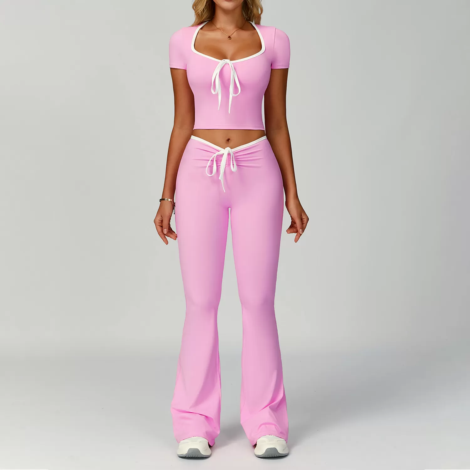 Manga corta rosa + pantalón largo