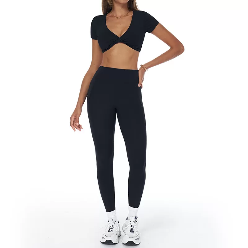 Manga corta negra + leggings largos
