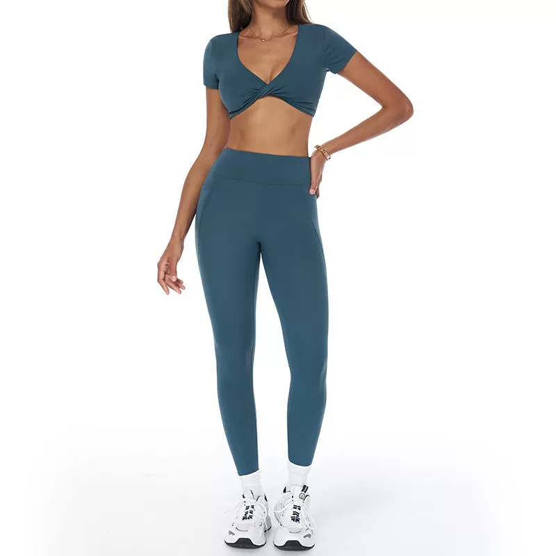 Manga corta azul marino + leggings largos