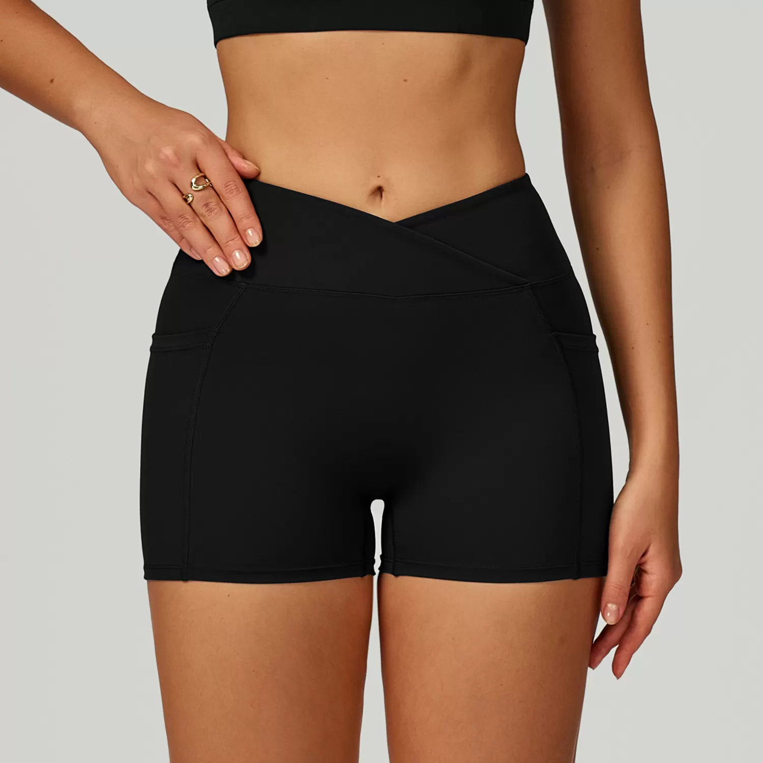 Leggings de yoga con bolsillo lateral, diseno en V, pantalones cortos deportivos ajustados para mujer, FGBEDK2030