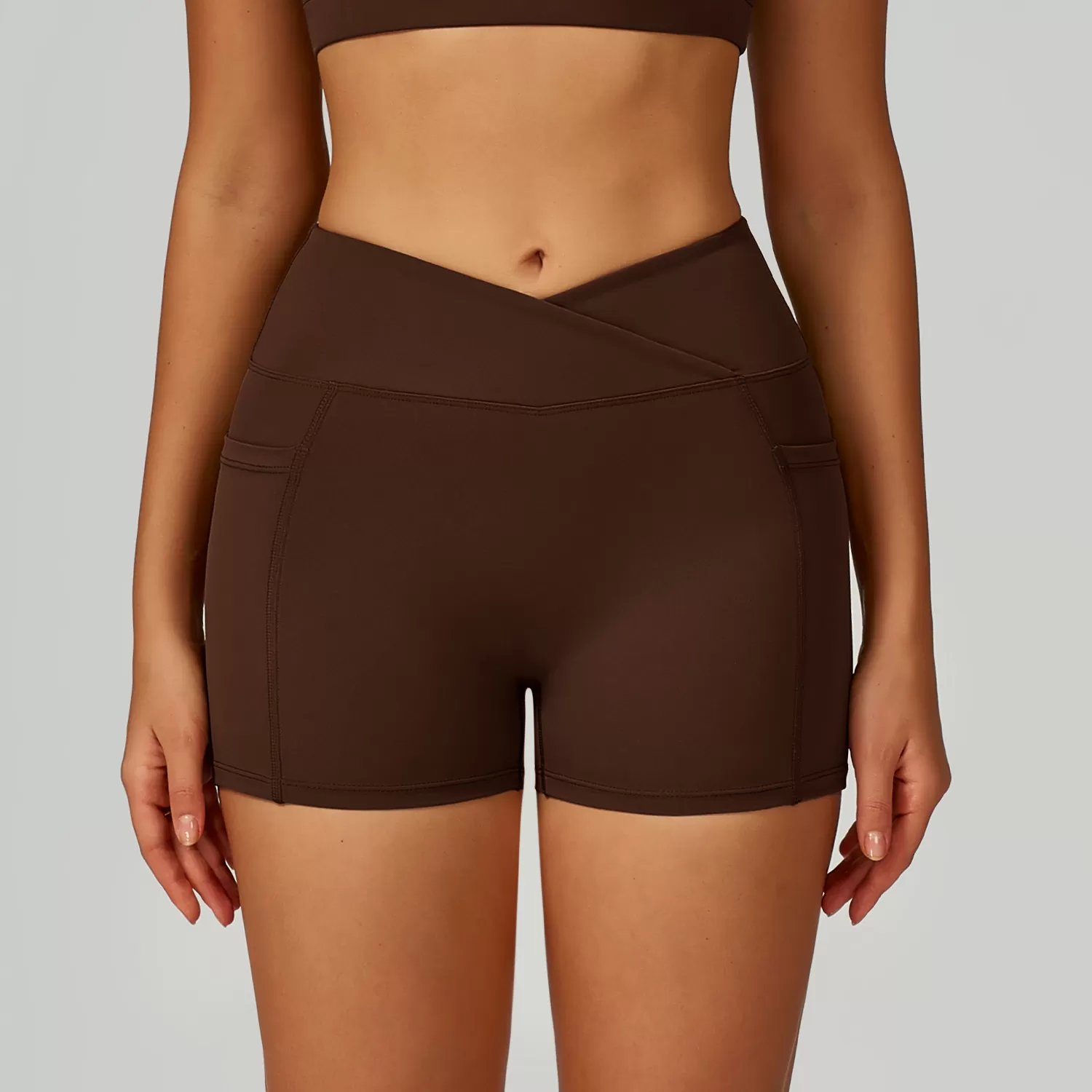 Leggings de yoga con bolsillo lateral, diseno en V, pantalones cortos deportivos ajustados para mujer, FGBEDK2030