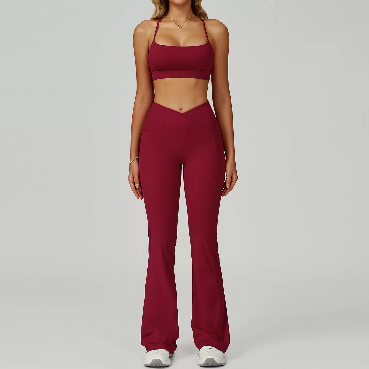 Sujetador rojo cereza + pantalón acampanado