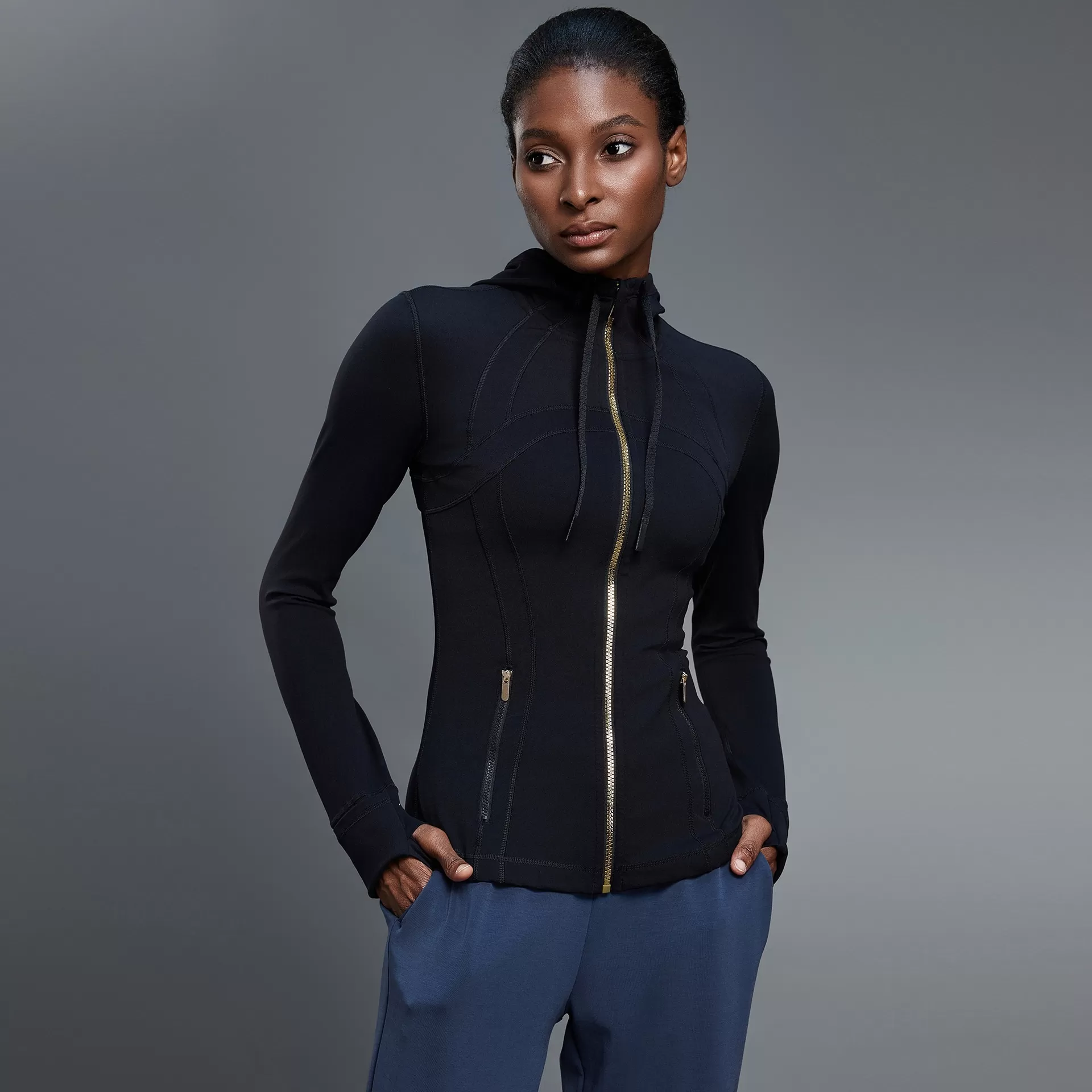 Chaqueta con capucha y cremallera con logotipo personalizado para mujer, con abertura para el pulgar, suave y elastica, de manga larga, FGBDAW204-2