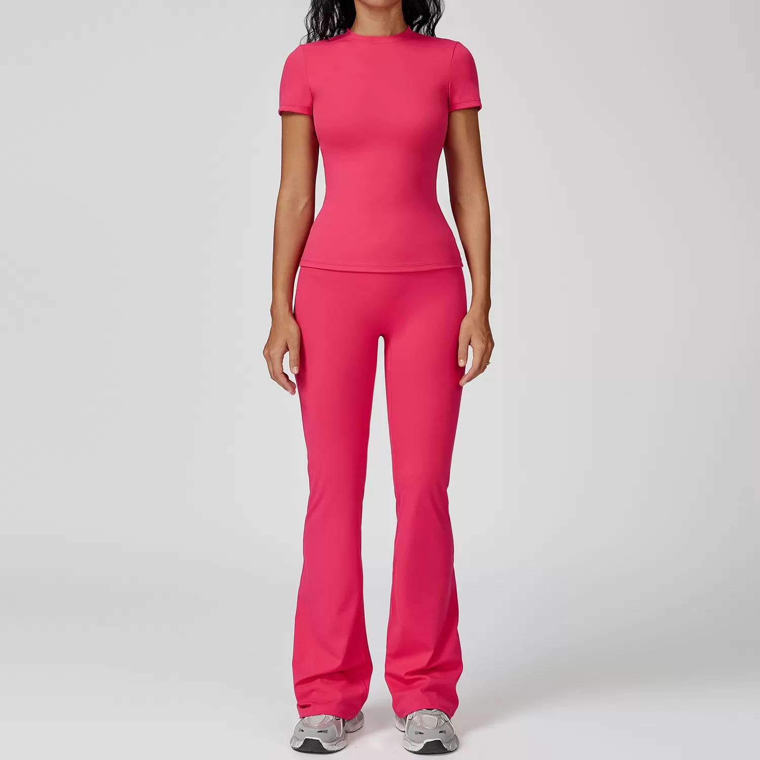 Pantalones de campana y mangas cortas color ciruela