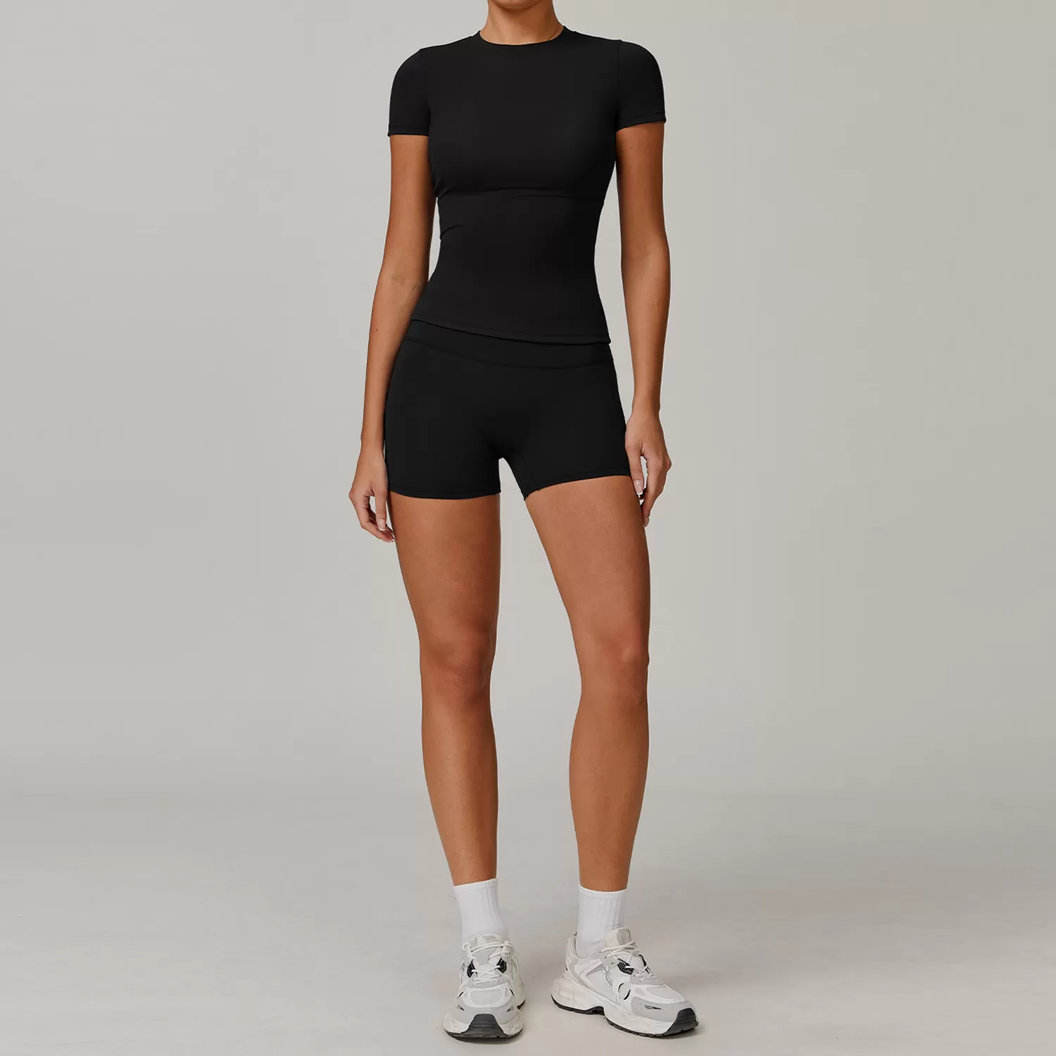 Mangas cortas negras + pantalones cortos