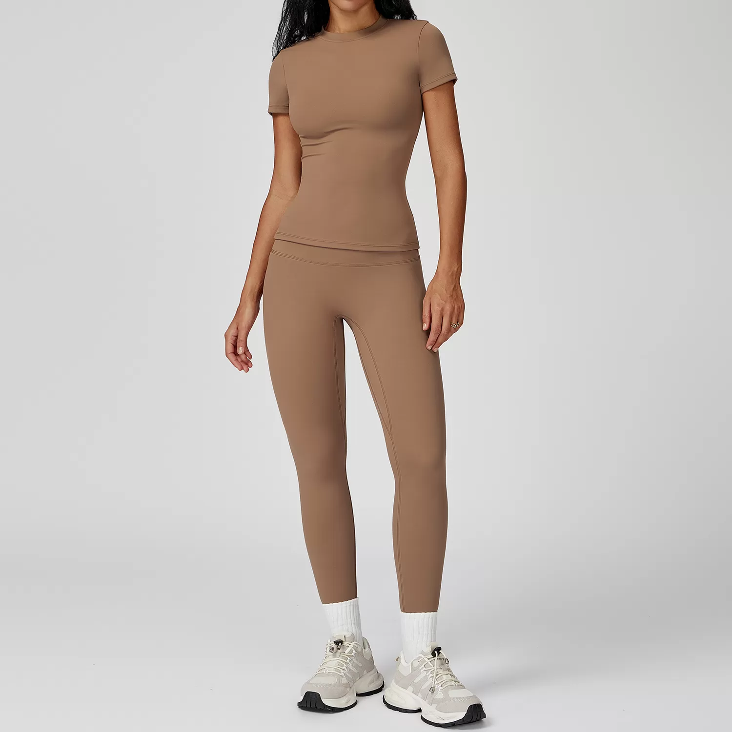 Manga corta marrón + leggings