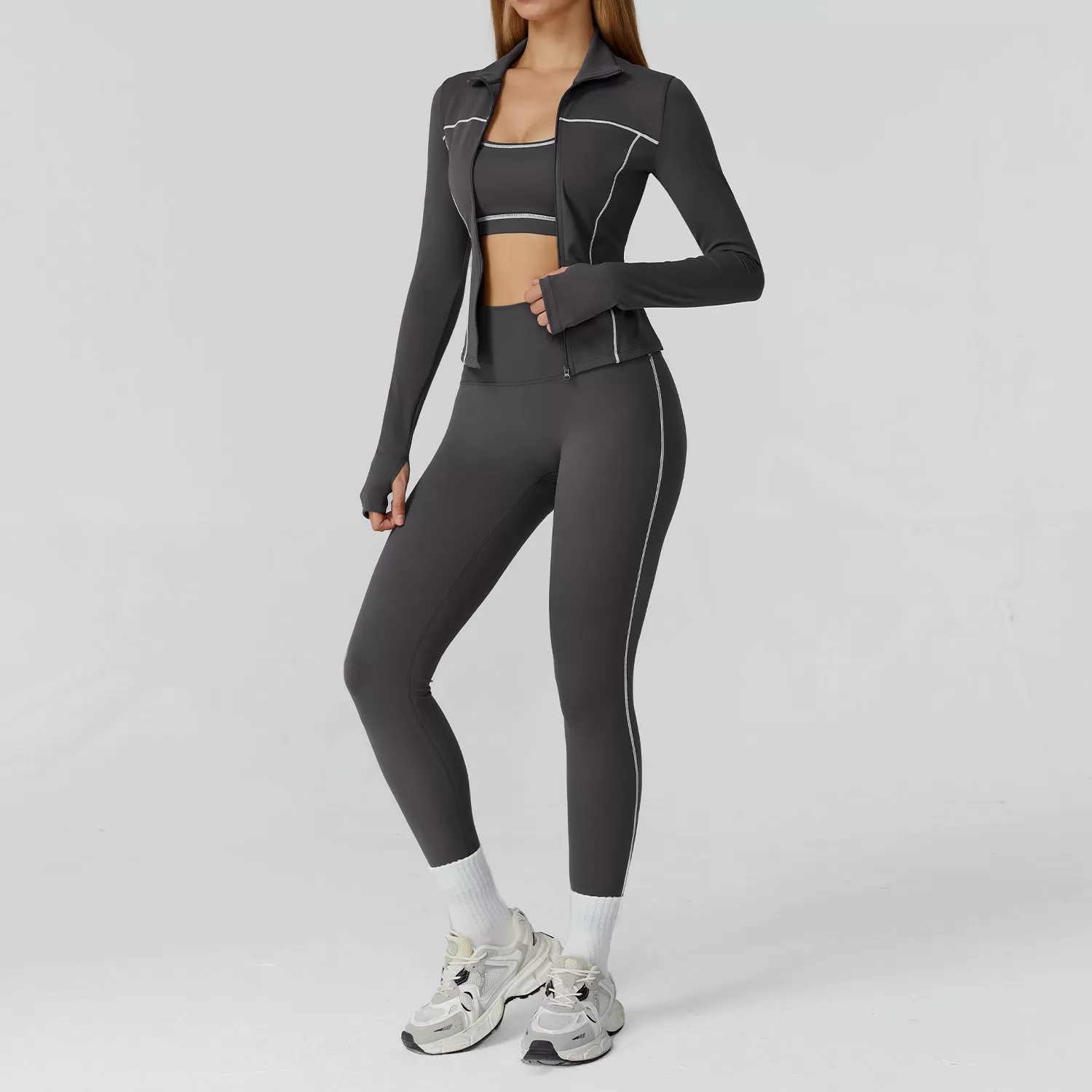 Sujetador gris + chaqueta + leggings