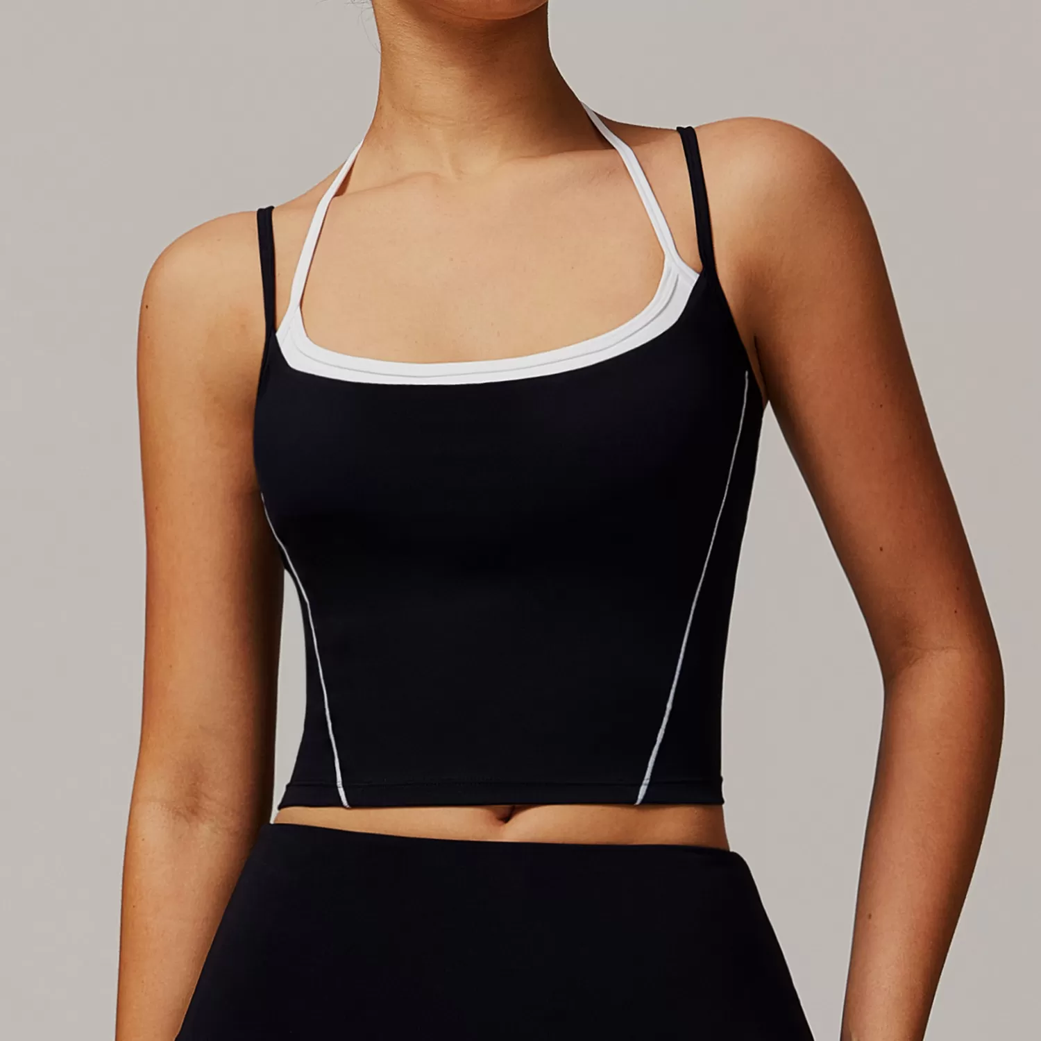 Tops negros