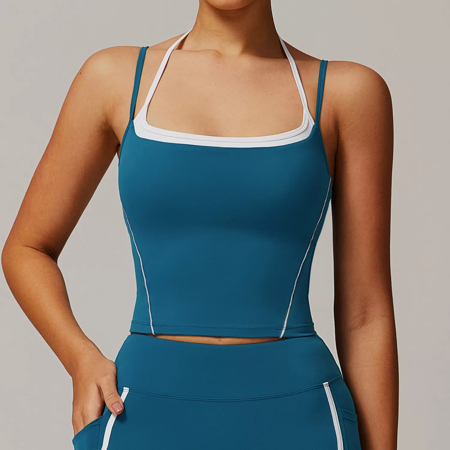 Tops de color azul oscuro