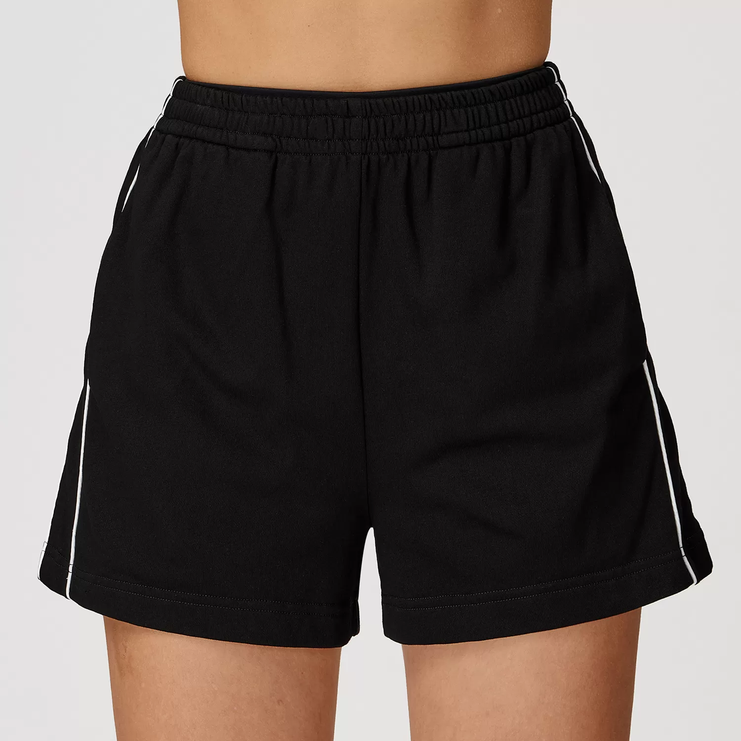 pantalones cortos negros