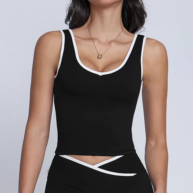 Tops negros