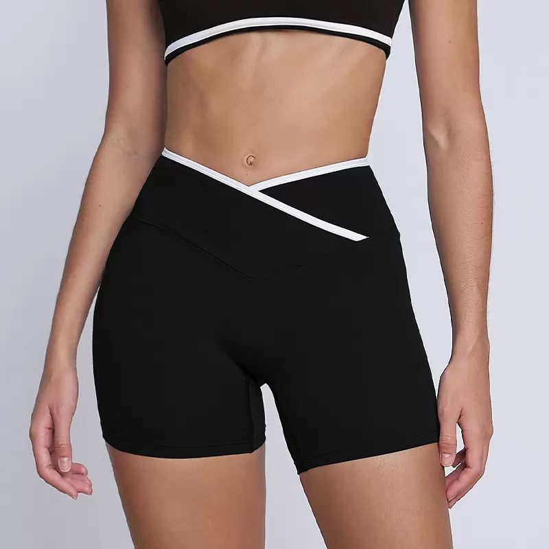 pantalones cortos negros