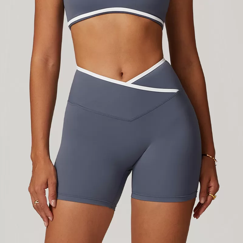 pantalones cortos grises