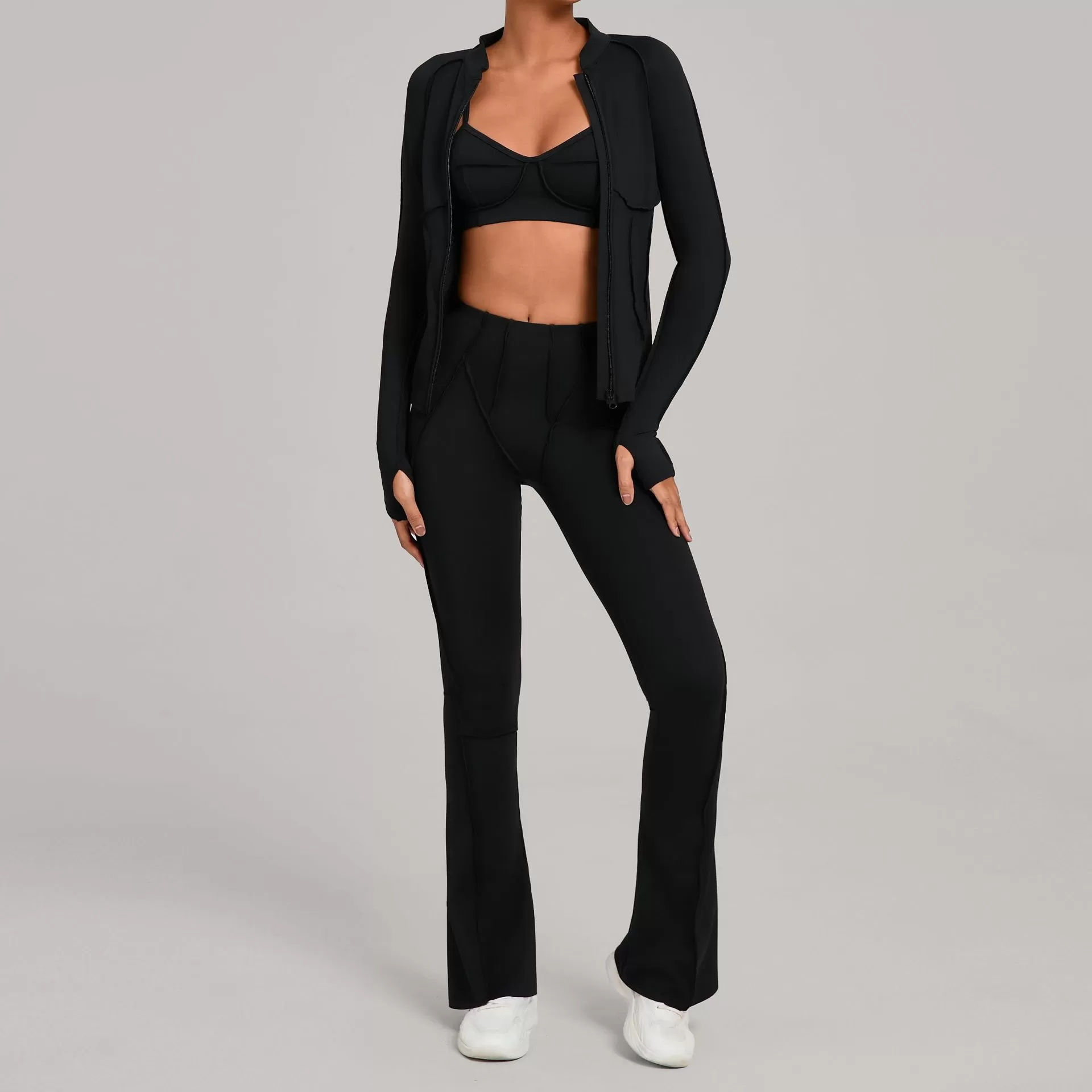 Chaquetas negras + sujetador + pantalones