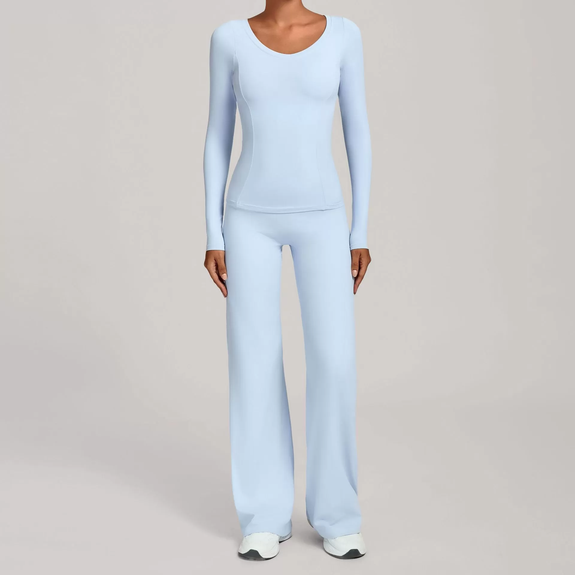 Conjunto de pantalón y blusa azul cielo