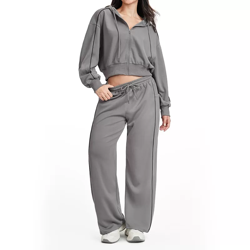 Chaquetas y pantalones gris oscuro