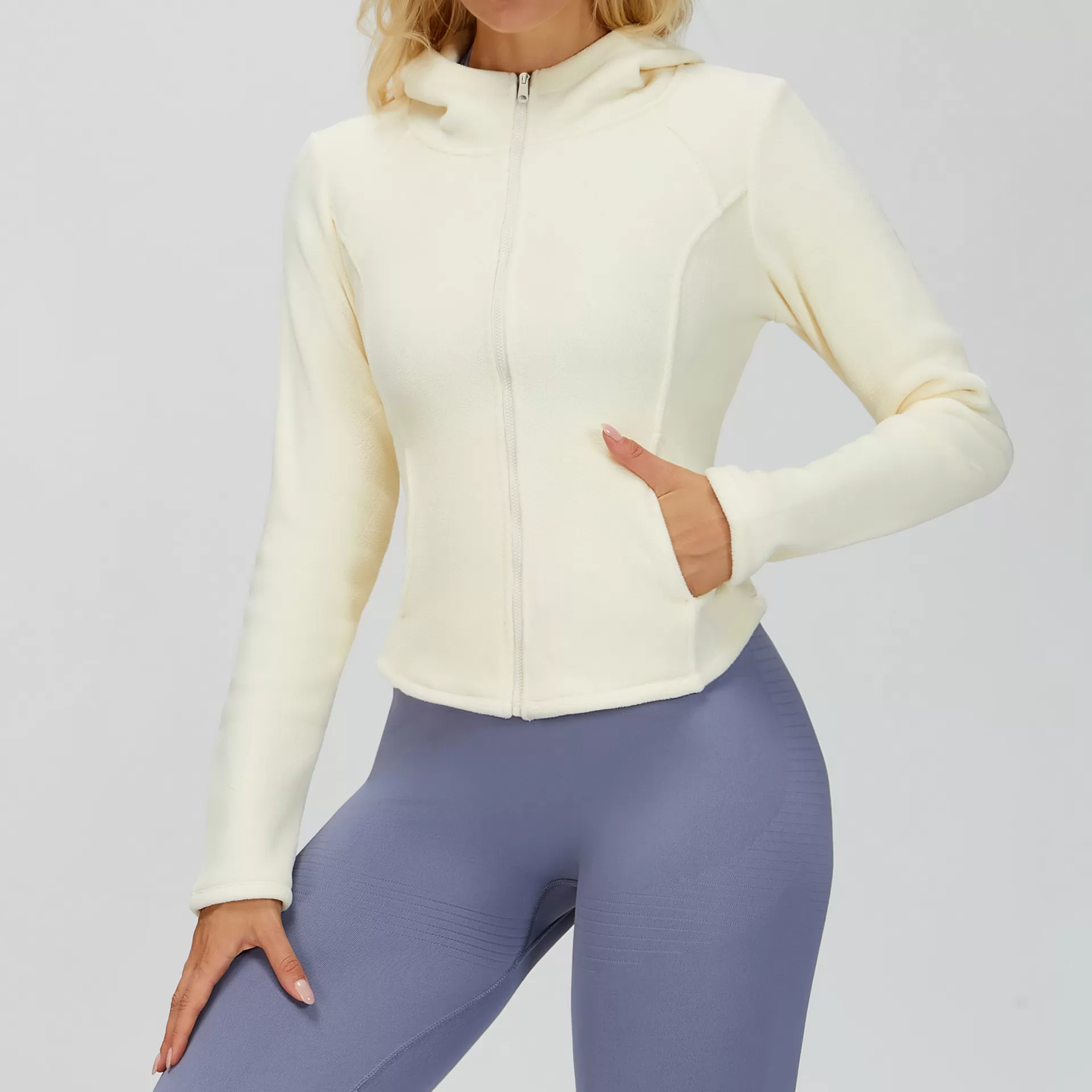 Chaqueta de yoga cálida de corte entallado con cremallera para mujer, de forro polar y bolsillo FGBEWT5076