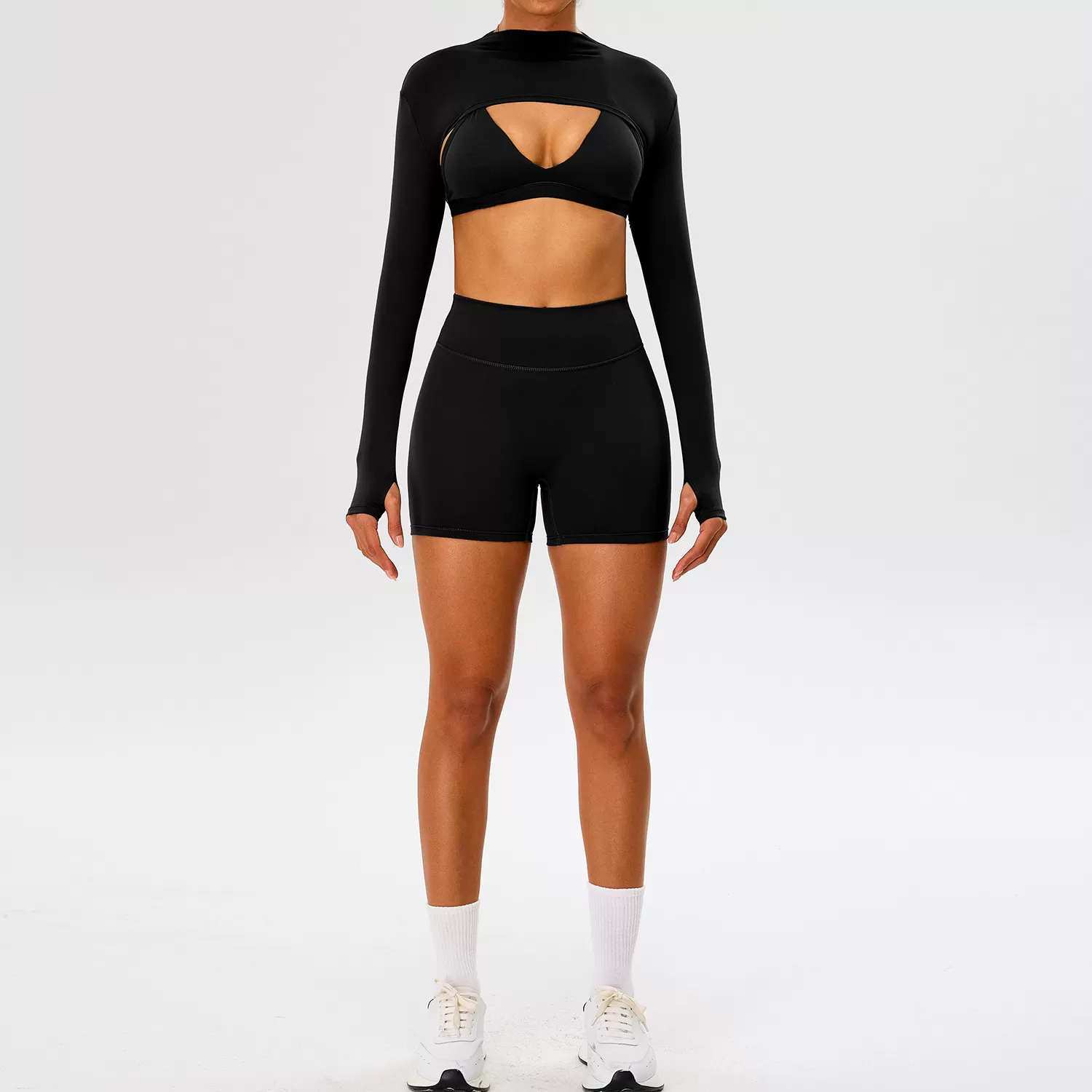 Sujetador negro + top + shorts