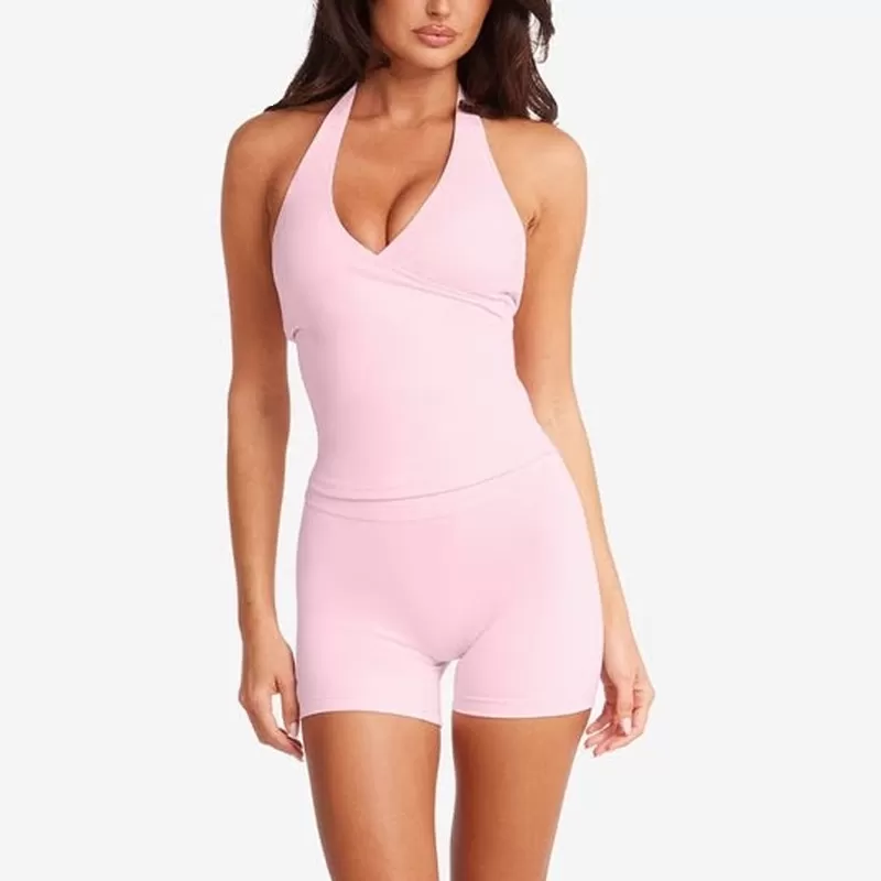 Camisetas y pantalones cortos rosas